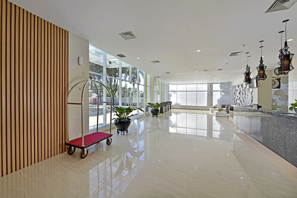 Whiz Hotel Sudirman Cilacap 9/60