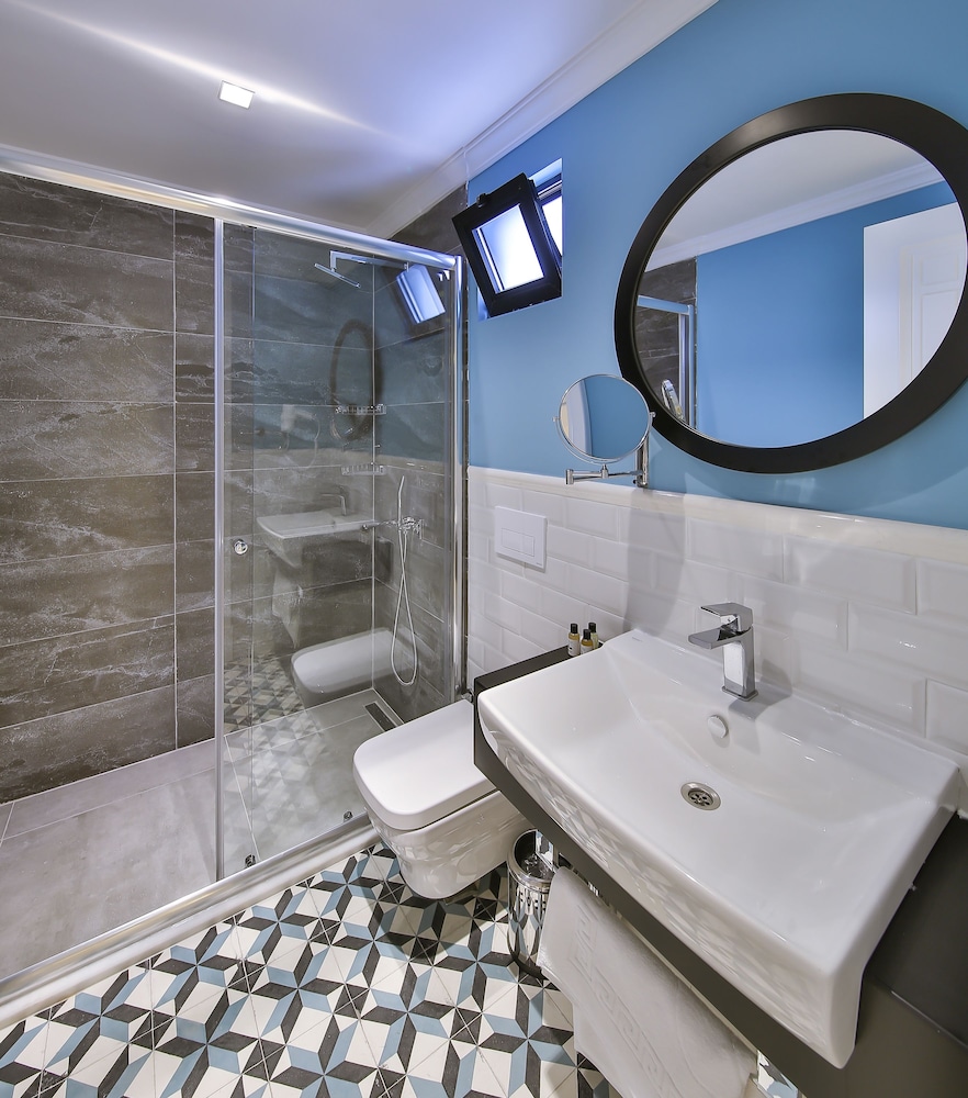 Lale Hotel 45/50