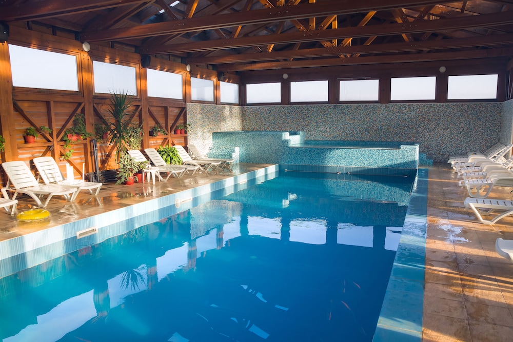 Seven Seasons Hotel and Spa 64/67