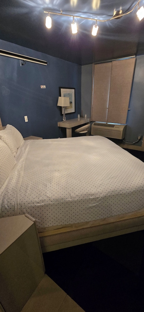 Royal Budget Inn 9/17