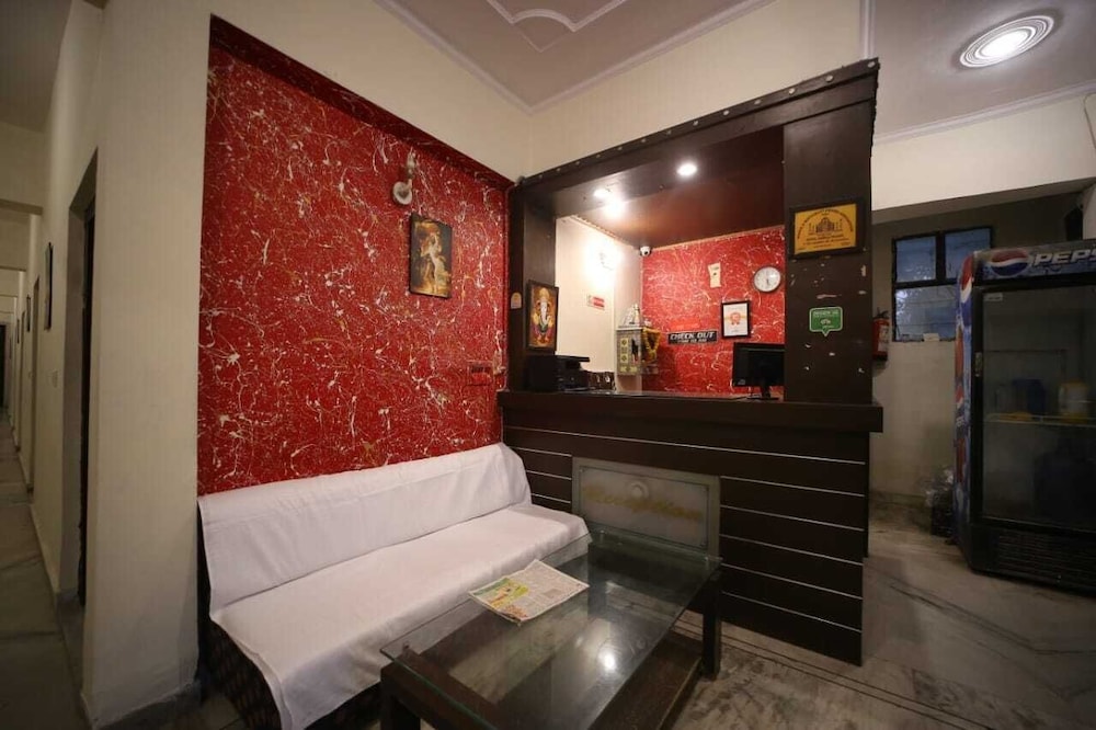 HOTEL AMBIKA PALACE 17/32