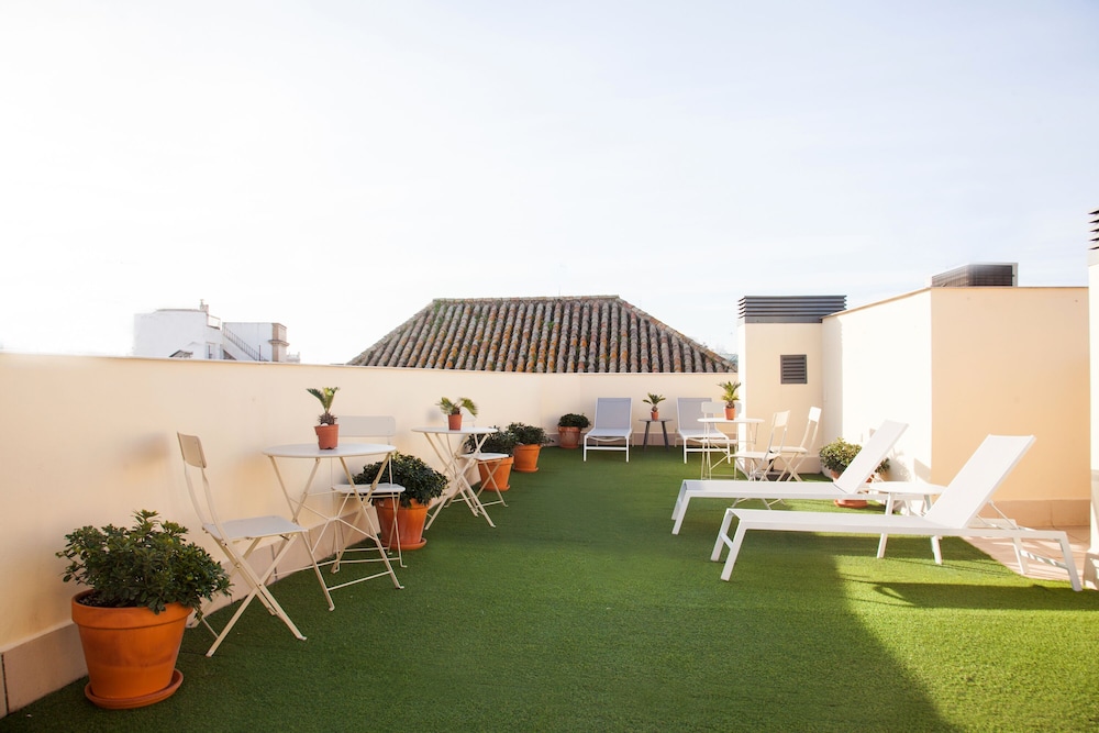 Q&Q Cathedral Suites Sevilla 38/50