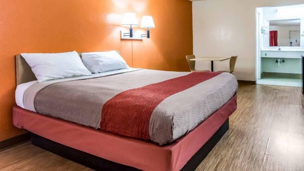 Motel6 Raleigh, NC Cary 30/54