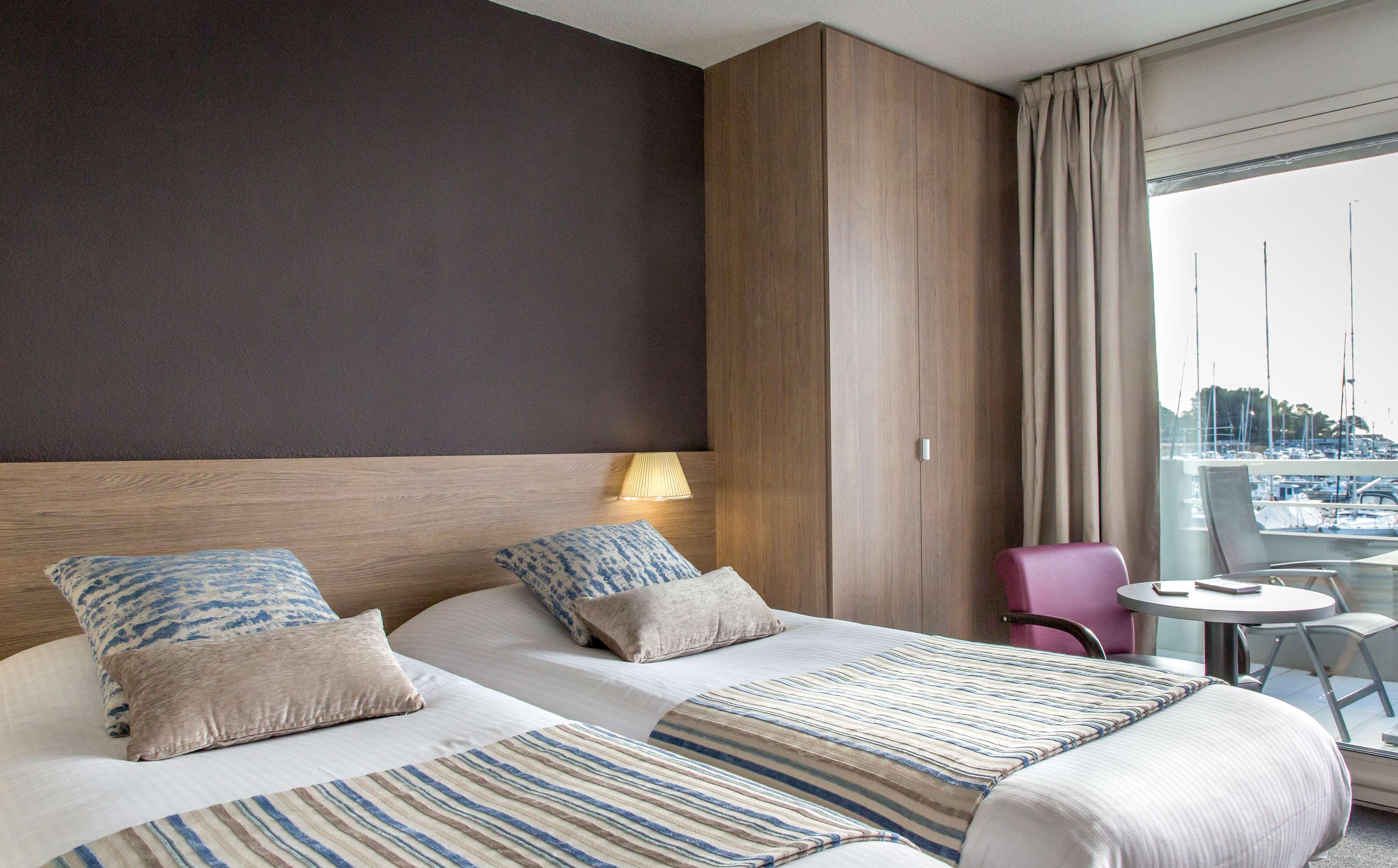 Comfort, Twin Beds
