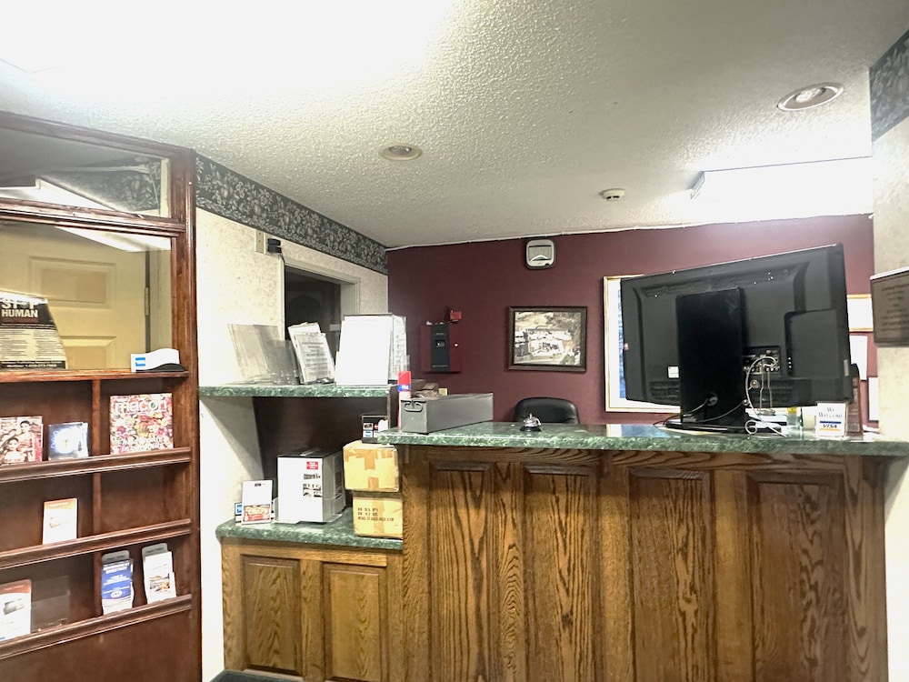 OYO Hotel East Macon I-75 21/74