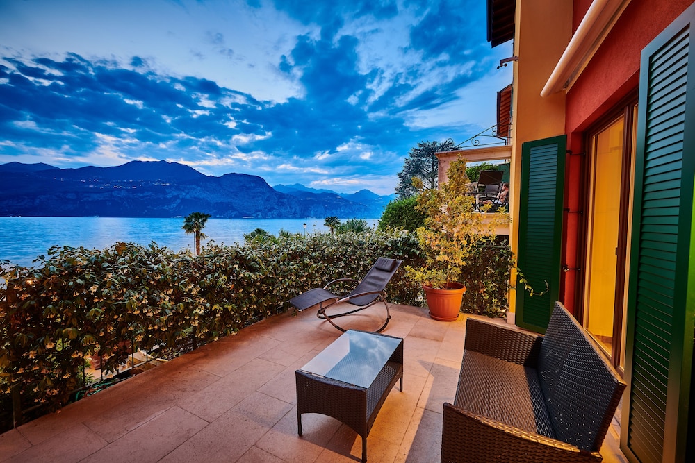 Boutique Hotel Brenzone 70/78