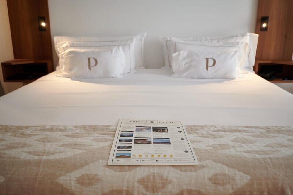 Room, Single, King Bed, Es Princep 2/7