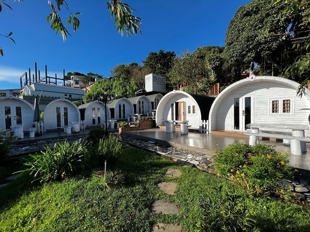 The Hobbit Bungalow 20/25