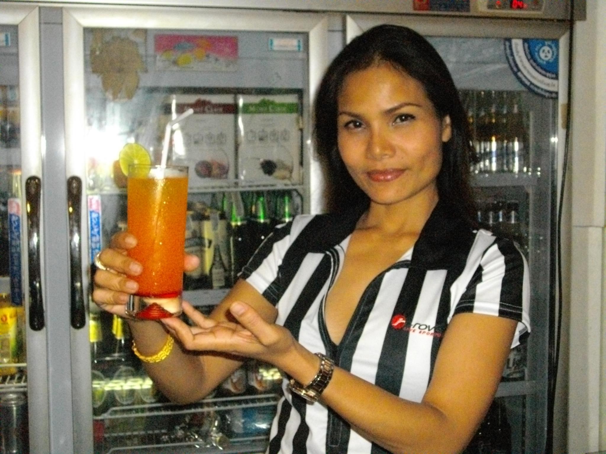 I-Rovers Sports Bar & Guesthouse 11/33