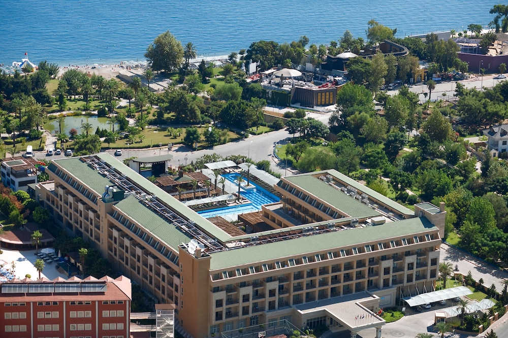 Crystal De Luxe Comfort Collection in KEMER