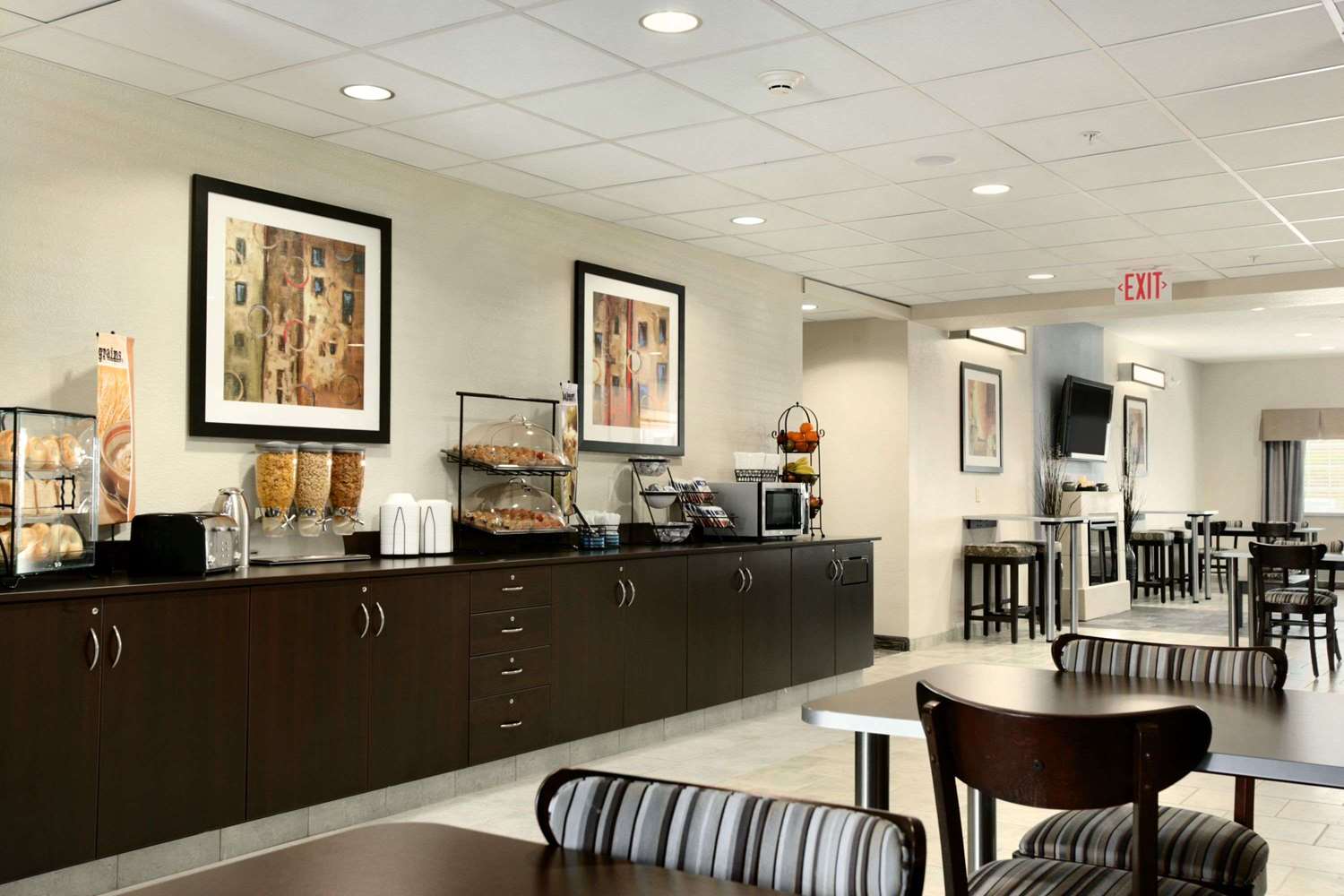 Microtel Inn & Suites By Wyndham Geneva 7/11