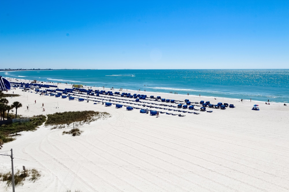 Coral Reef Beach Resort 18/32