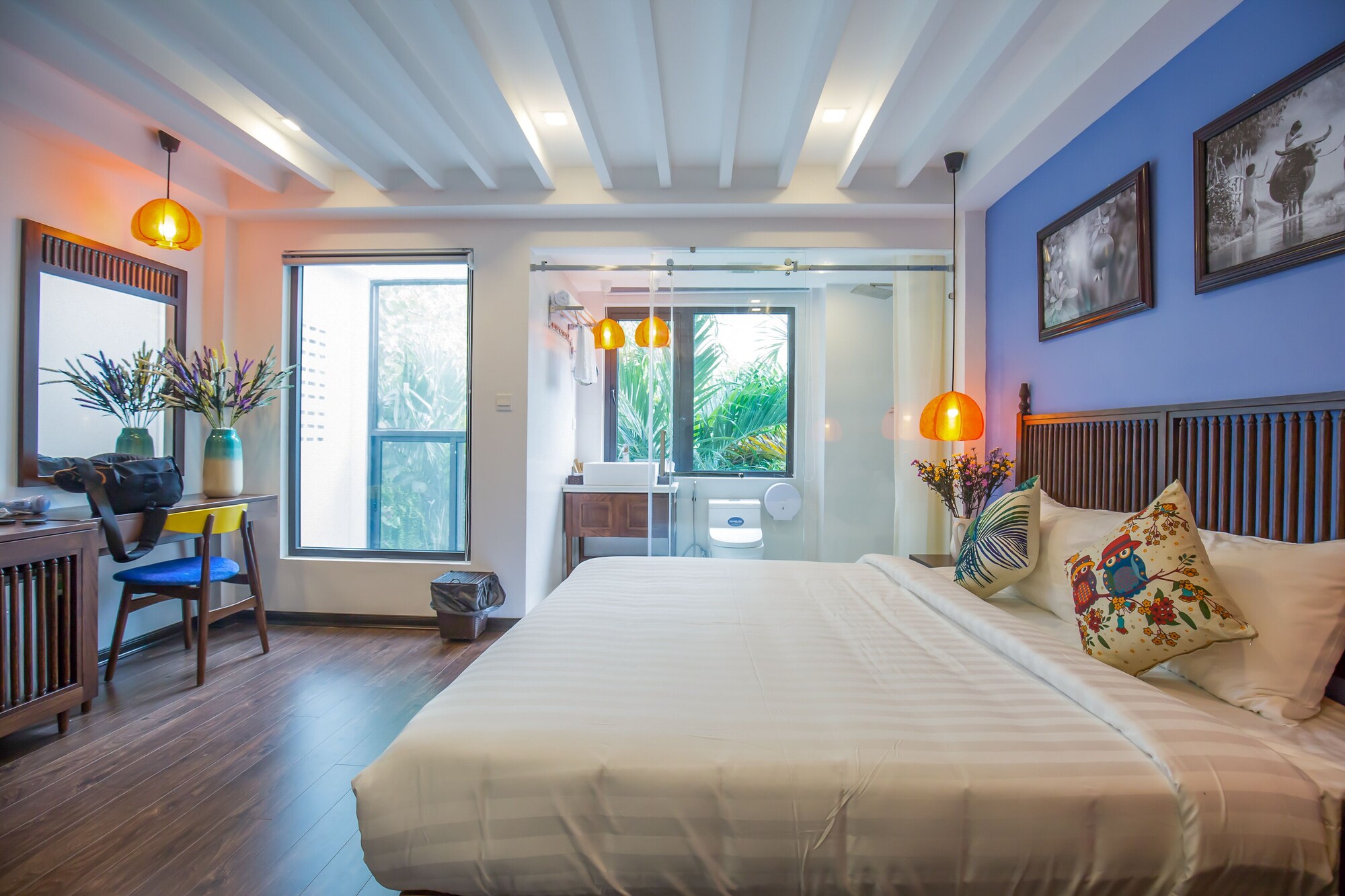 JUNIOR SUITE, QUEEN BED