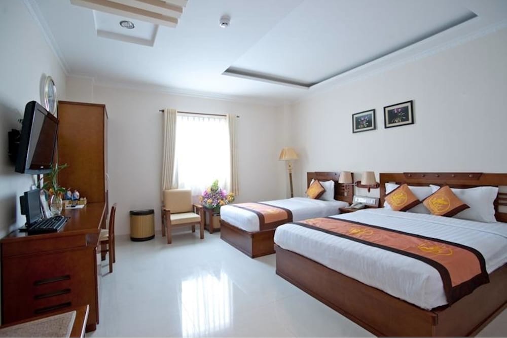 Adora Hotel 4/50
