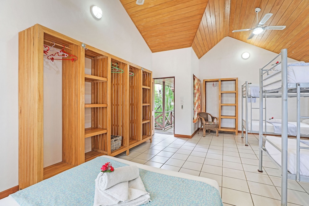 Beachfront Resort 20/50