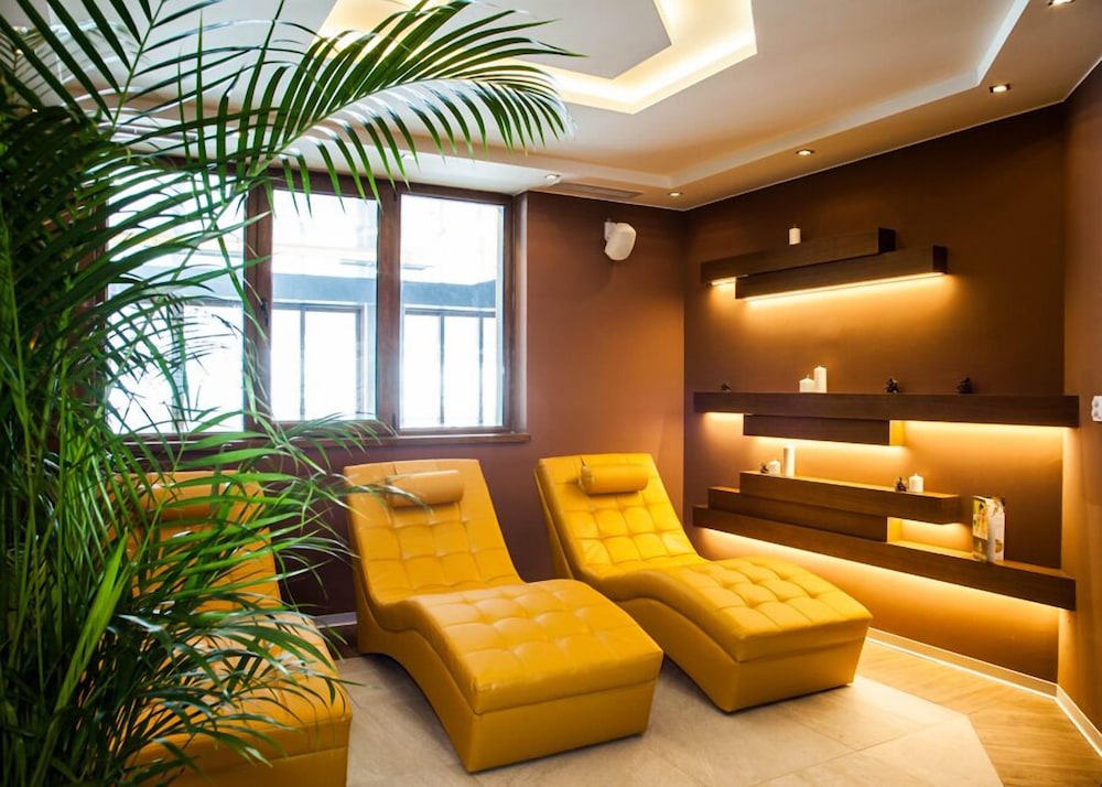 Hotel Amira 33/50