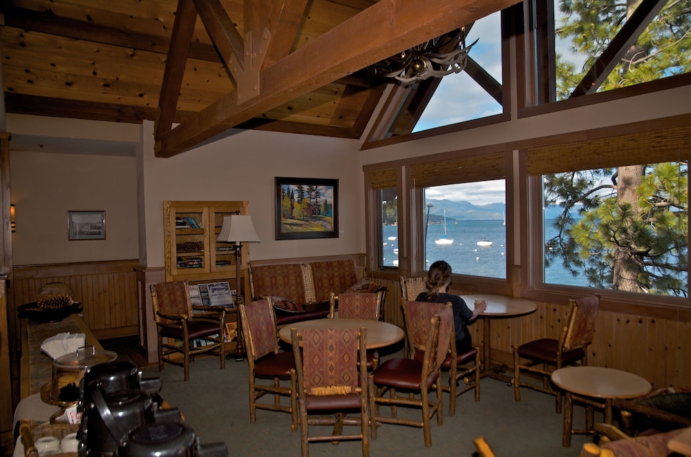 Sunnyside Restaurant &amp; Lodge 22/43