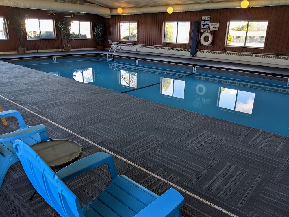 Cedar Hill Lodge 3/64
