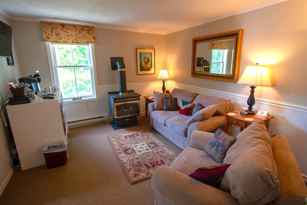 Phineas Swann Bed Breakfast 51/80