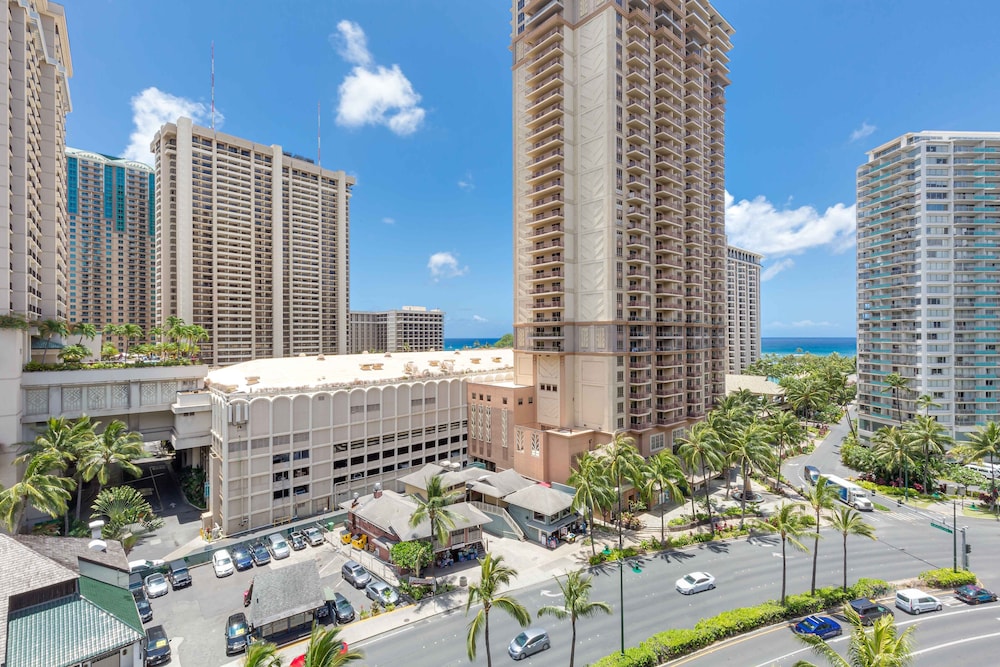 Castle Palms at Waikiki 47/60