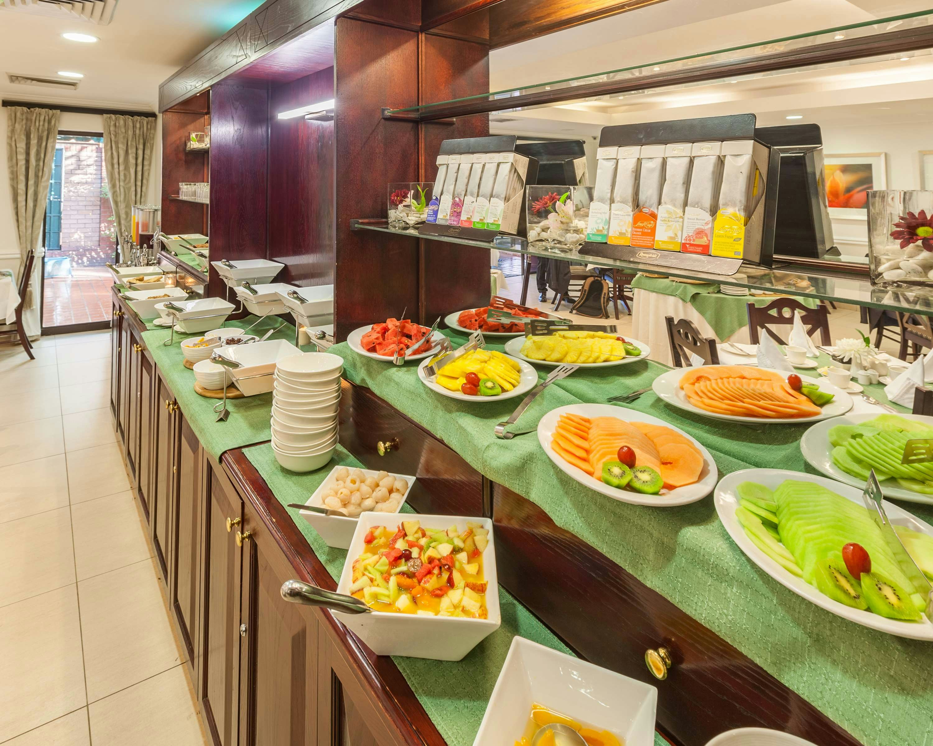 Courtyard Hotel Rosebank 34/47