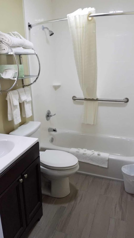 غرفة كومفورت بسرير كوين، Dupont Suites 3/4