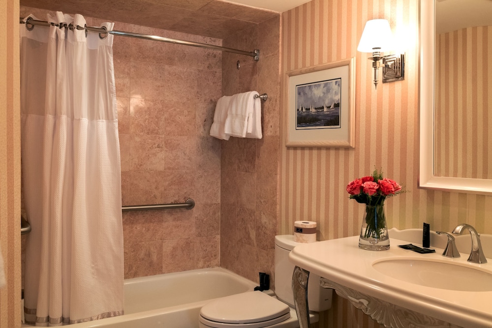The Chateau Inn and Suites 55/57