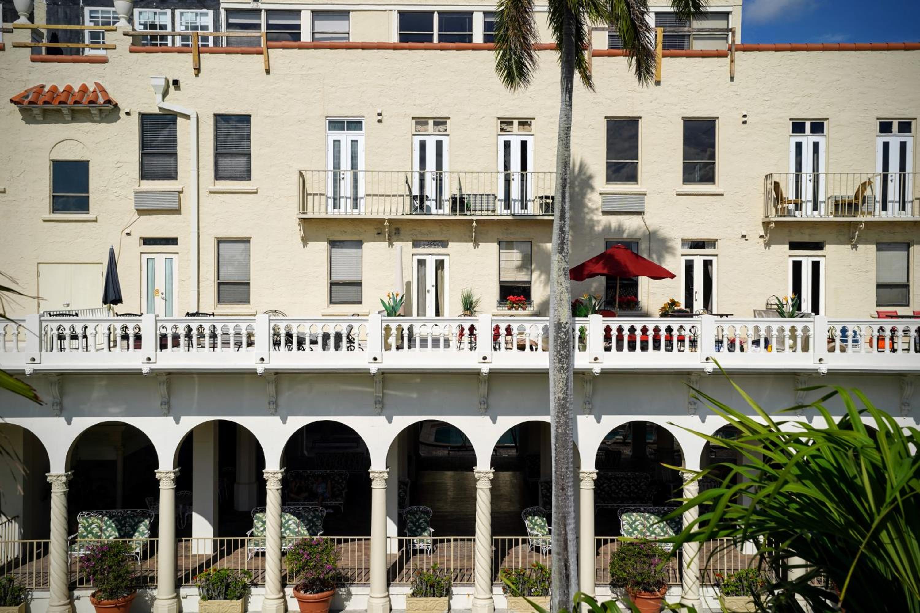 The Palm Beach Hotel 4/51