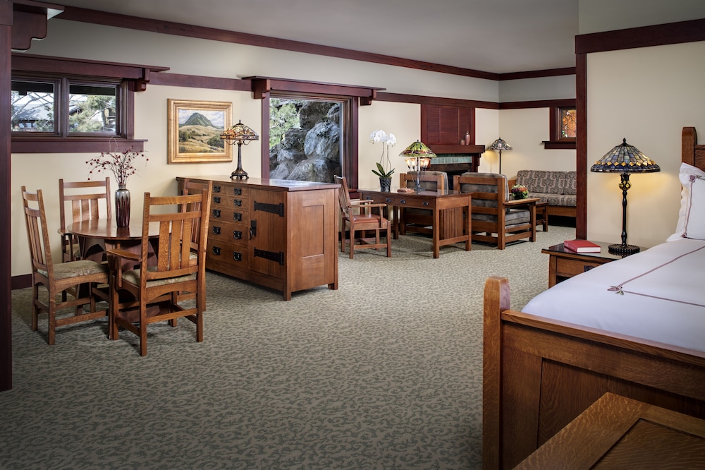 Lodge At Torrey Pines 64/80