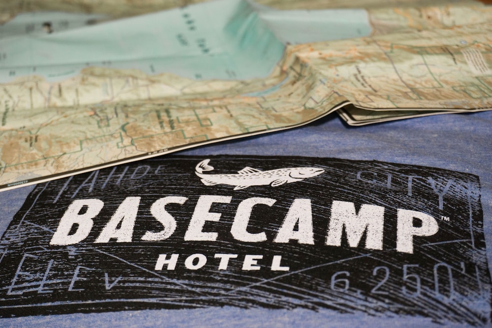 Basecamp Tahoe City 2/31