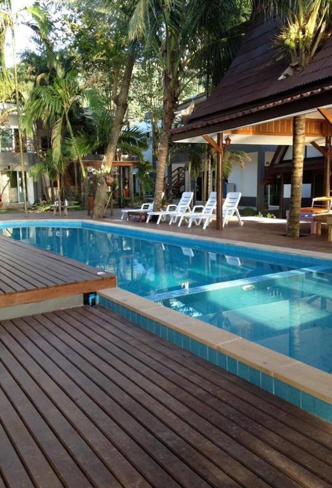 Apple Beachfront Resort 65/69