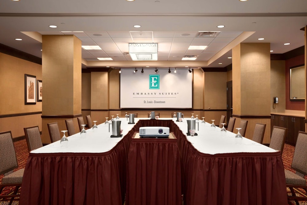 Embassy Suites By Hilton St Louis Downtown 50/59
