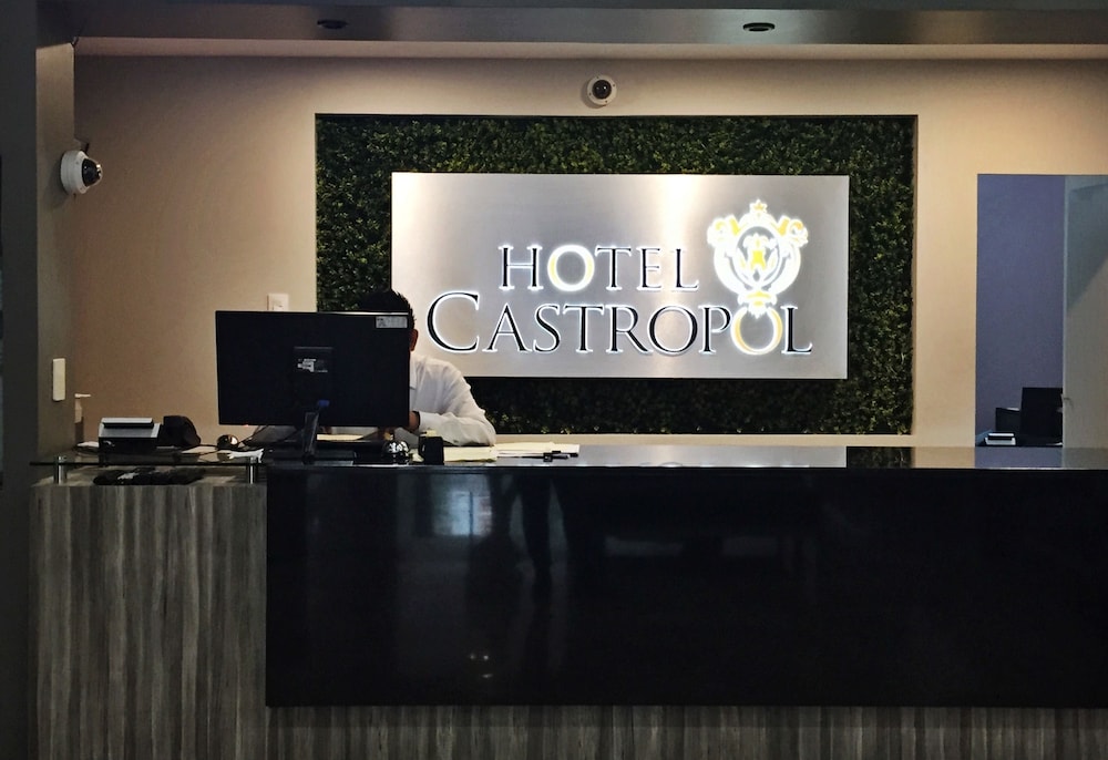 Castropol Hotel 7/43
