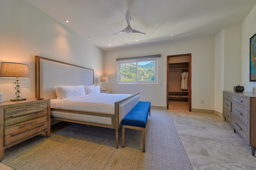 House, 2 King Beds