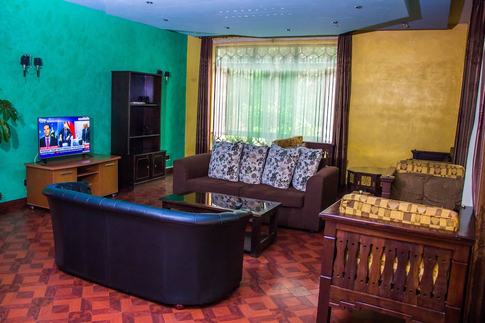 Karen Inn and Suites 26/50