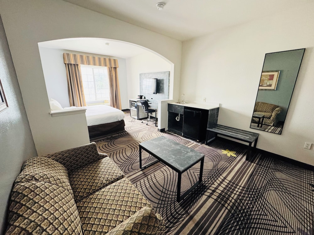 FairBridge Inn & Suites Cleburne 42/62