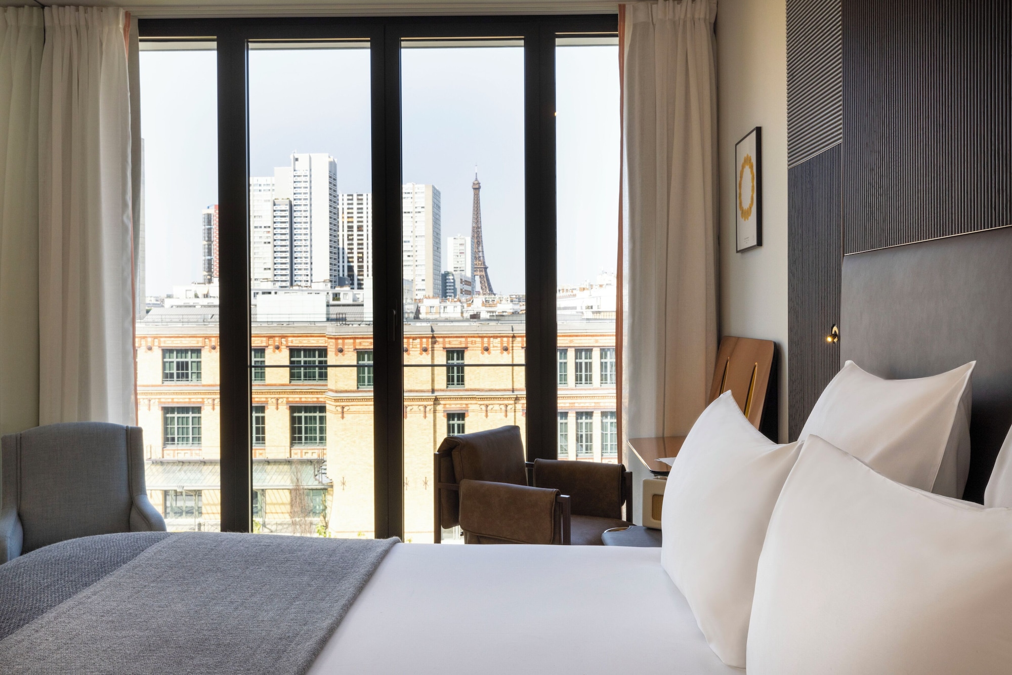 Deluxe, Queen Bed, Eiffel View