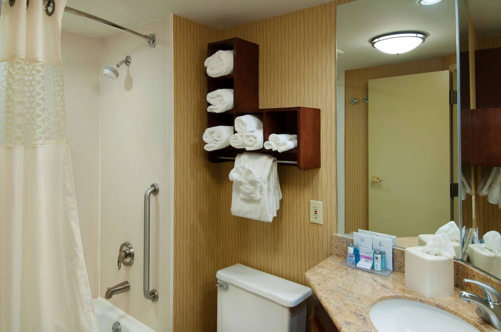 Hampton Inn Chambersburg 9/34