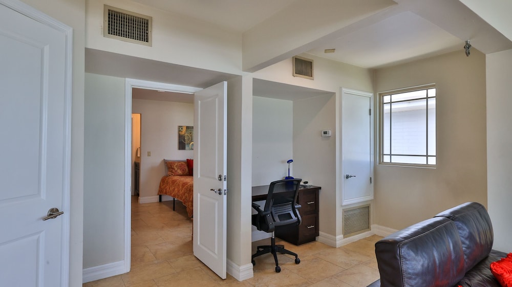 Driftwood Resort 44/70