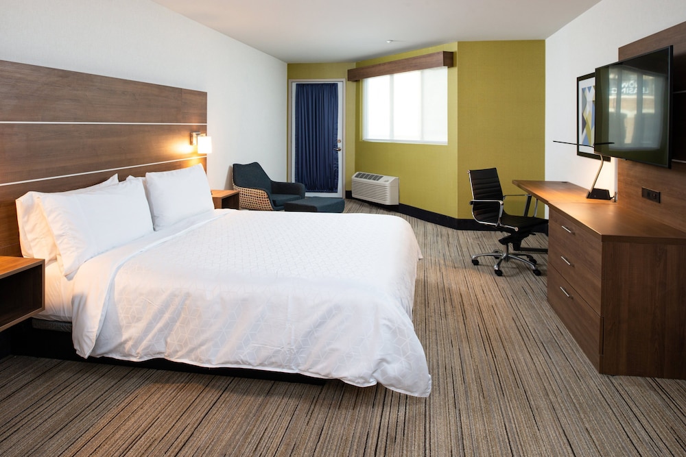 Holiday Inn Express Hotel And Suites Los Angeles Downtown West 16/55