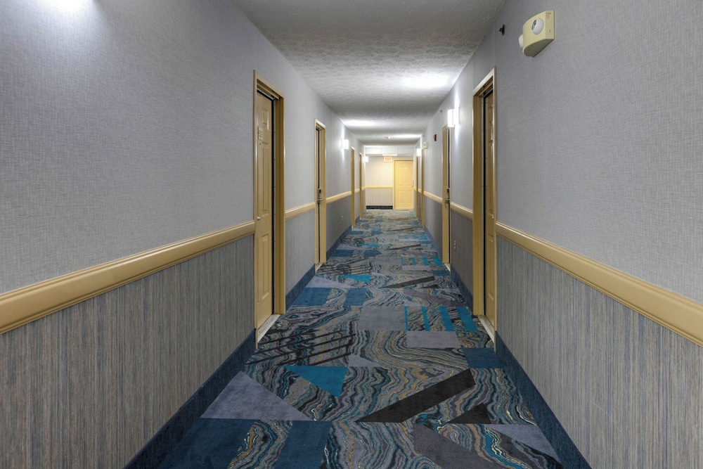 Park Grove Inn 39/62