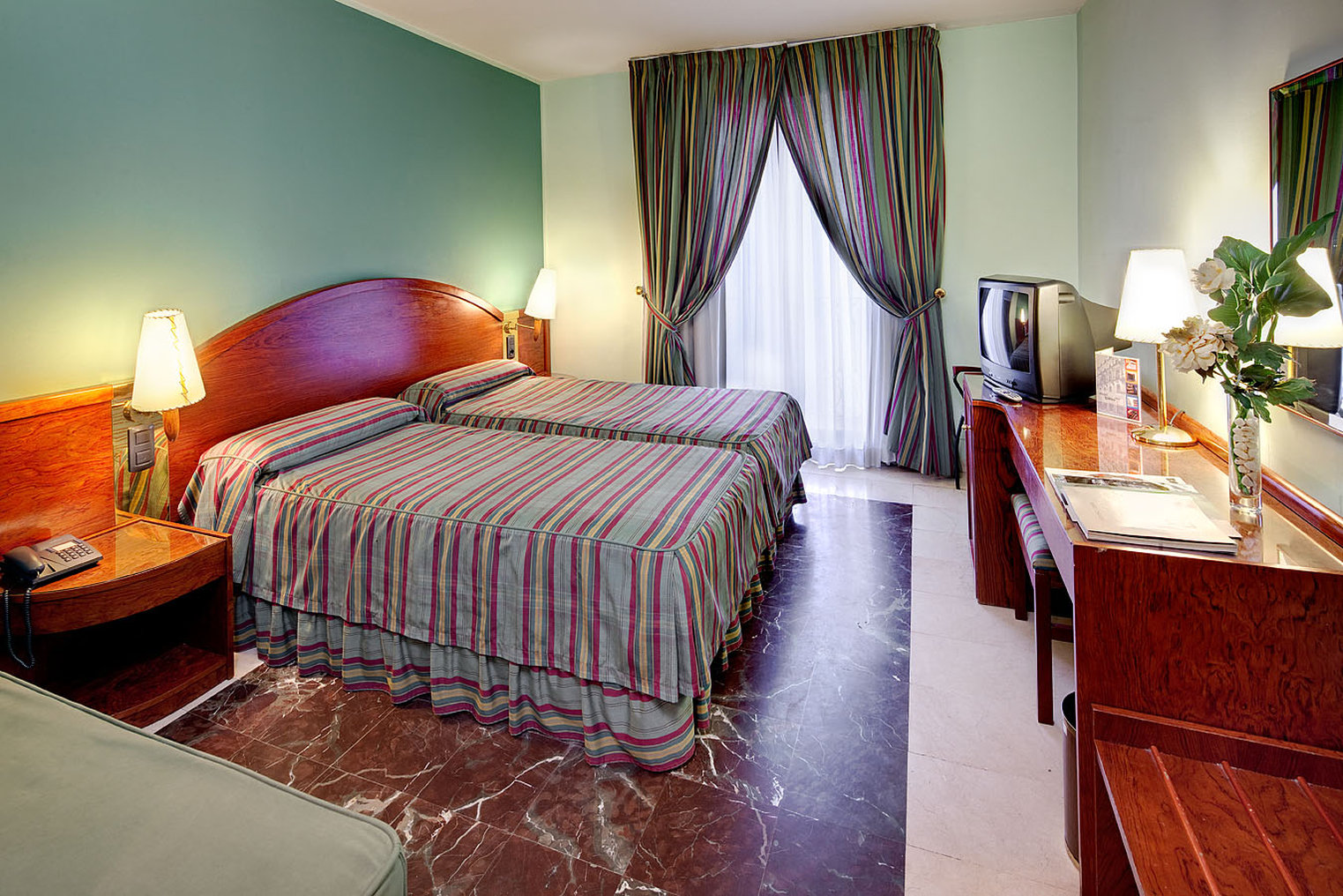 Gotico Hotel 33/77