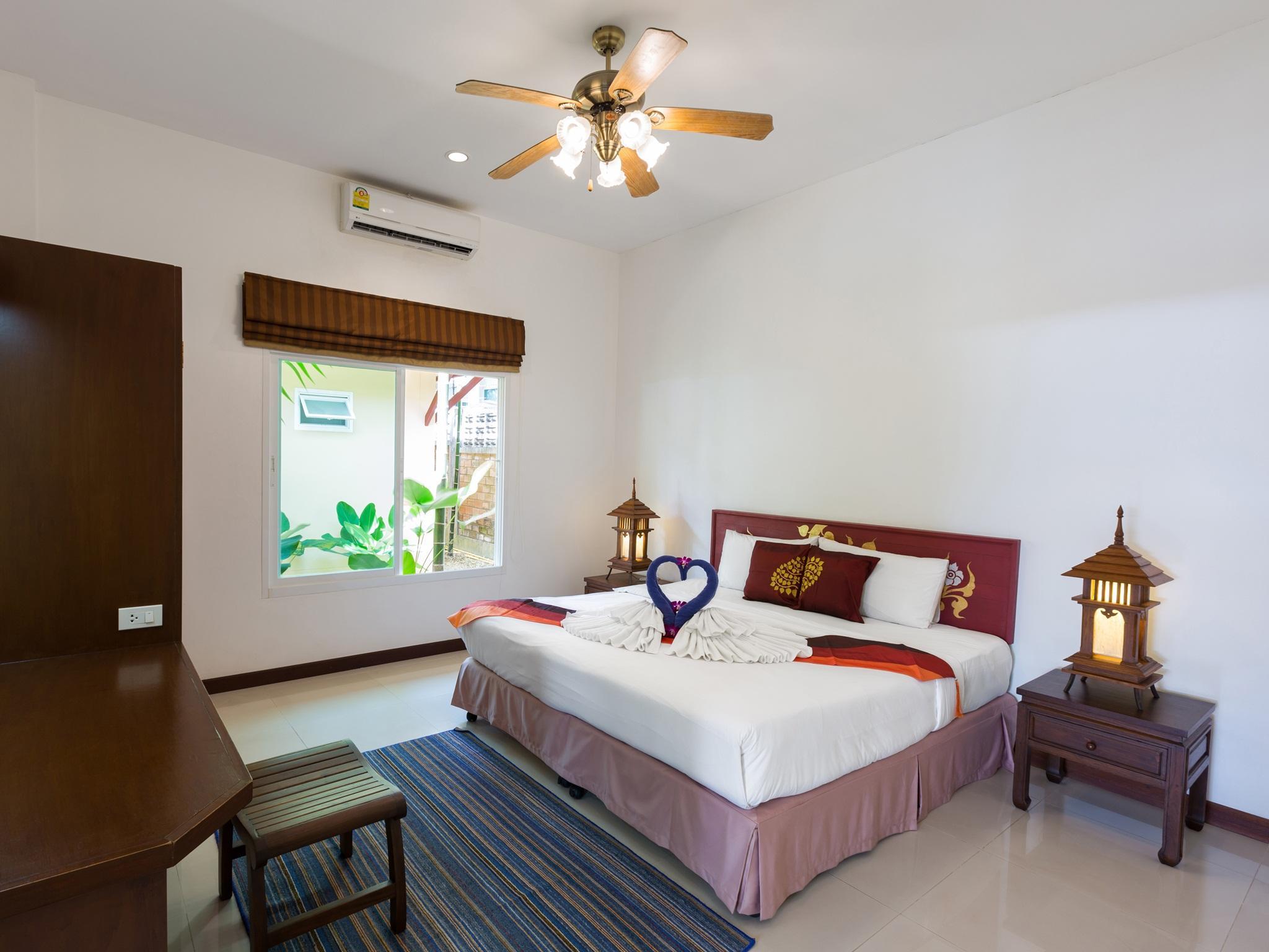 Villa, King Bed, Pool Access