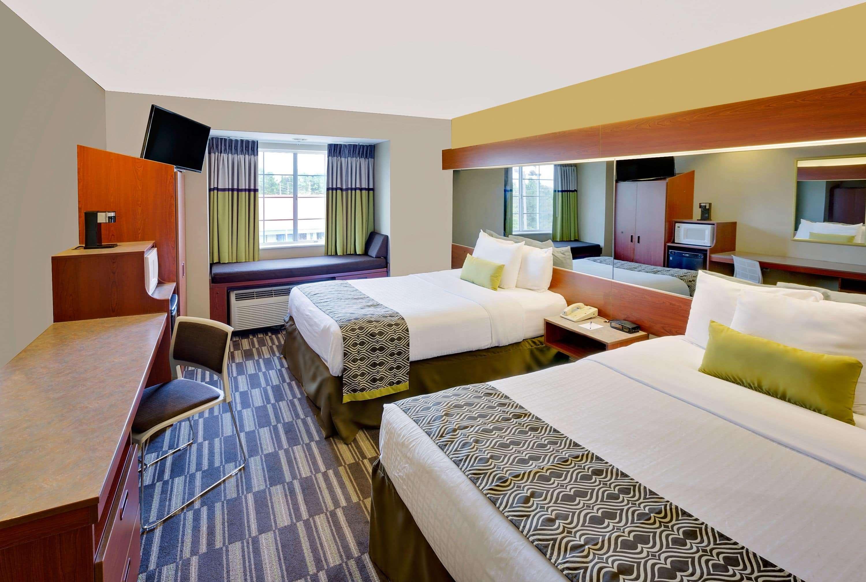 غرفة بسريرين كوين، Microtel Inn And Suites By Wyndham Daphne Mobile 2/2