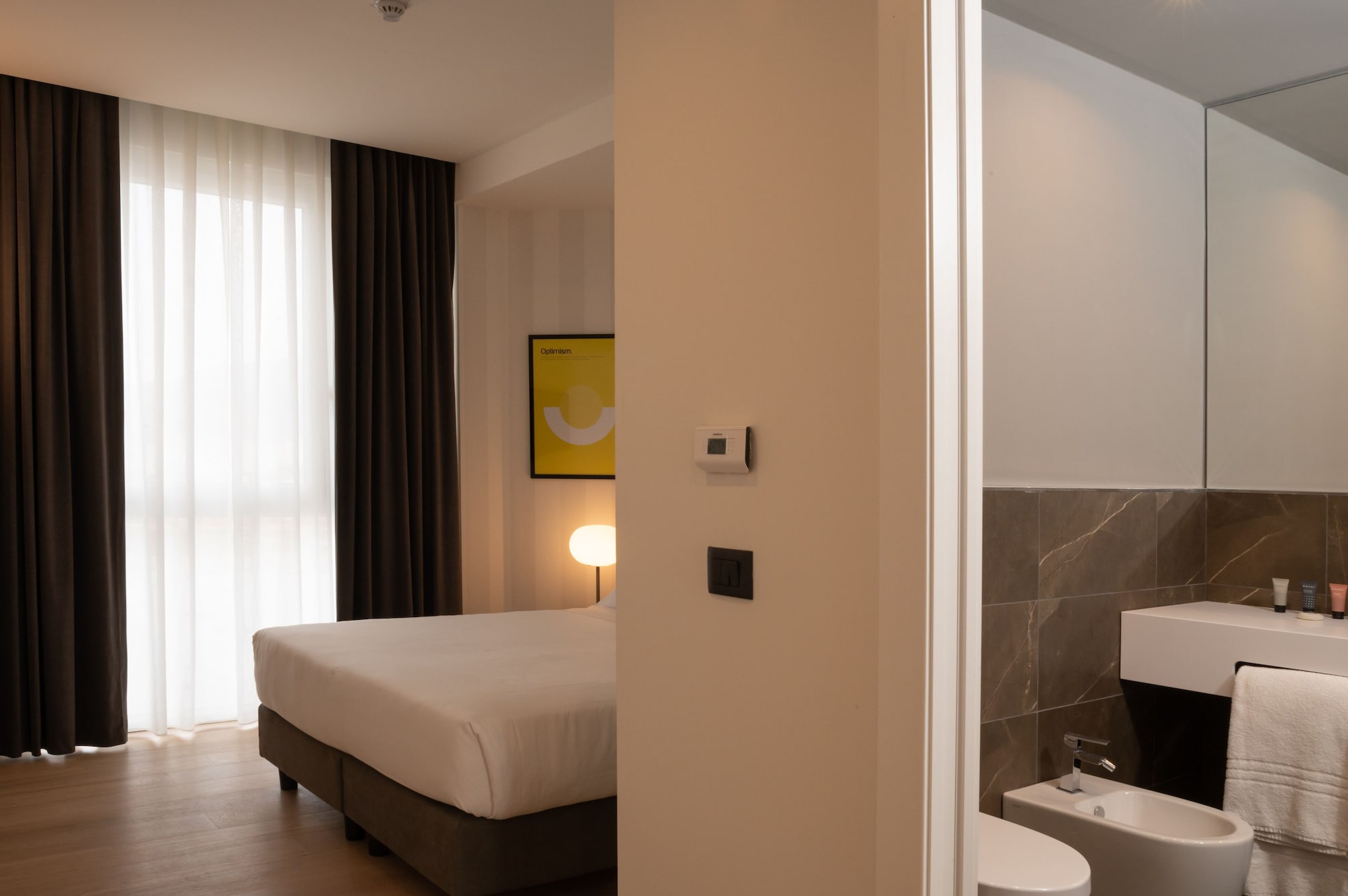 Junior Suite, Queen Bed, Sofa