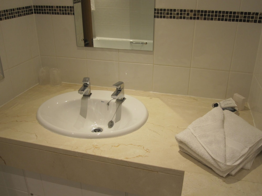 Best Western Heath Court Hotel 32/56