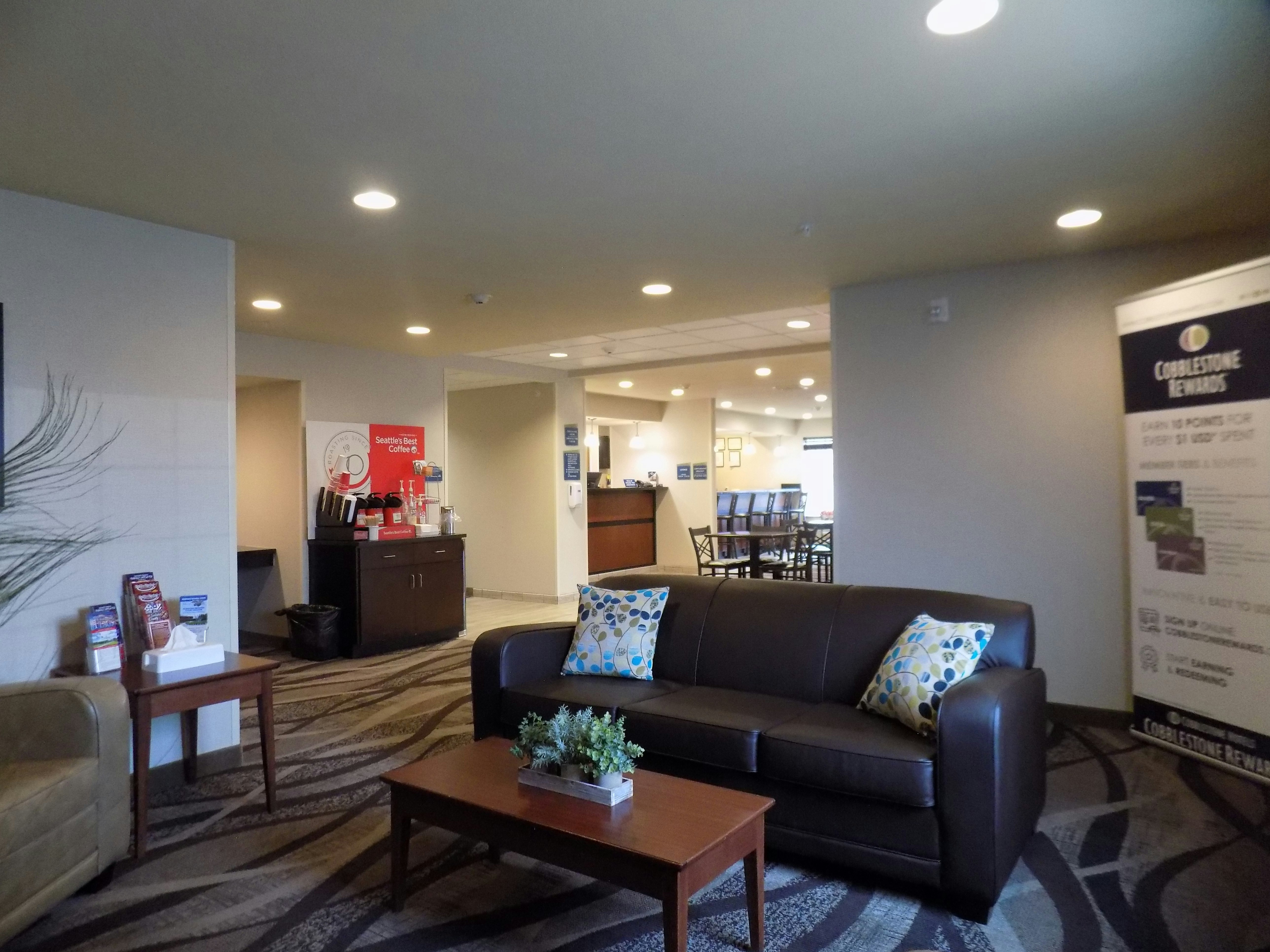 Cobblestone Hotel Suites Seward Ne 47/73