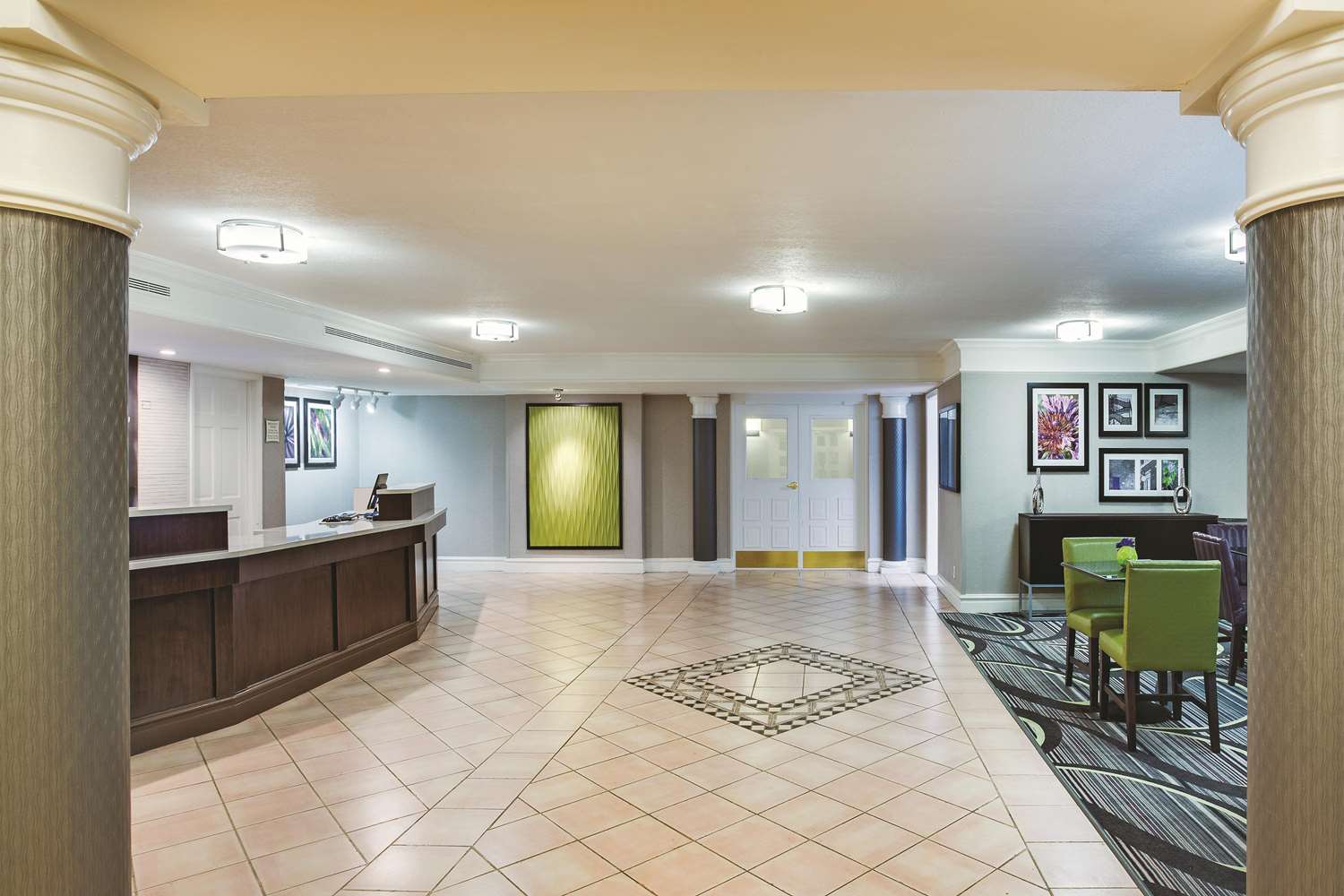 Days Inn by Wyndham Gainesville University I-75 9/37