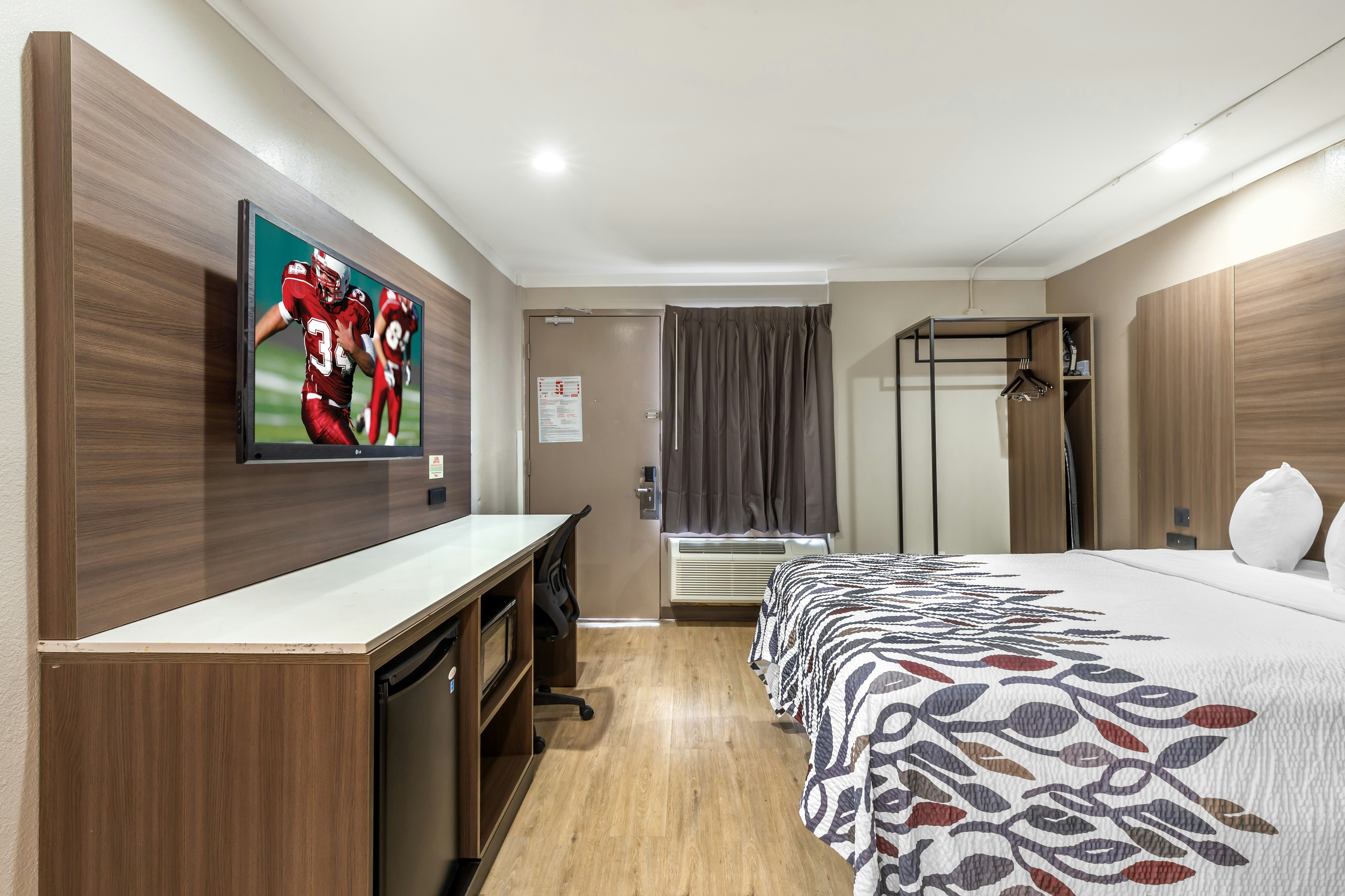 Deluxe, Queen Bed