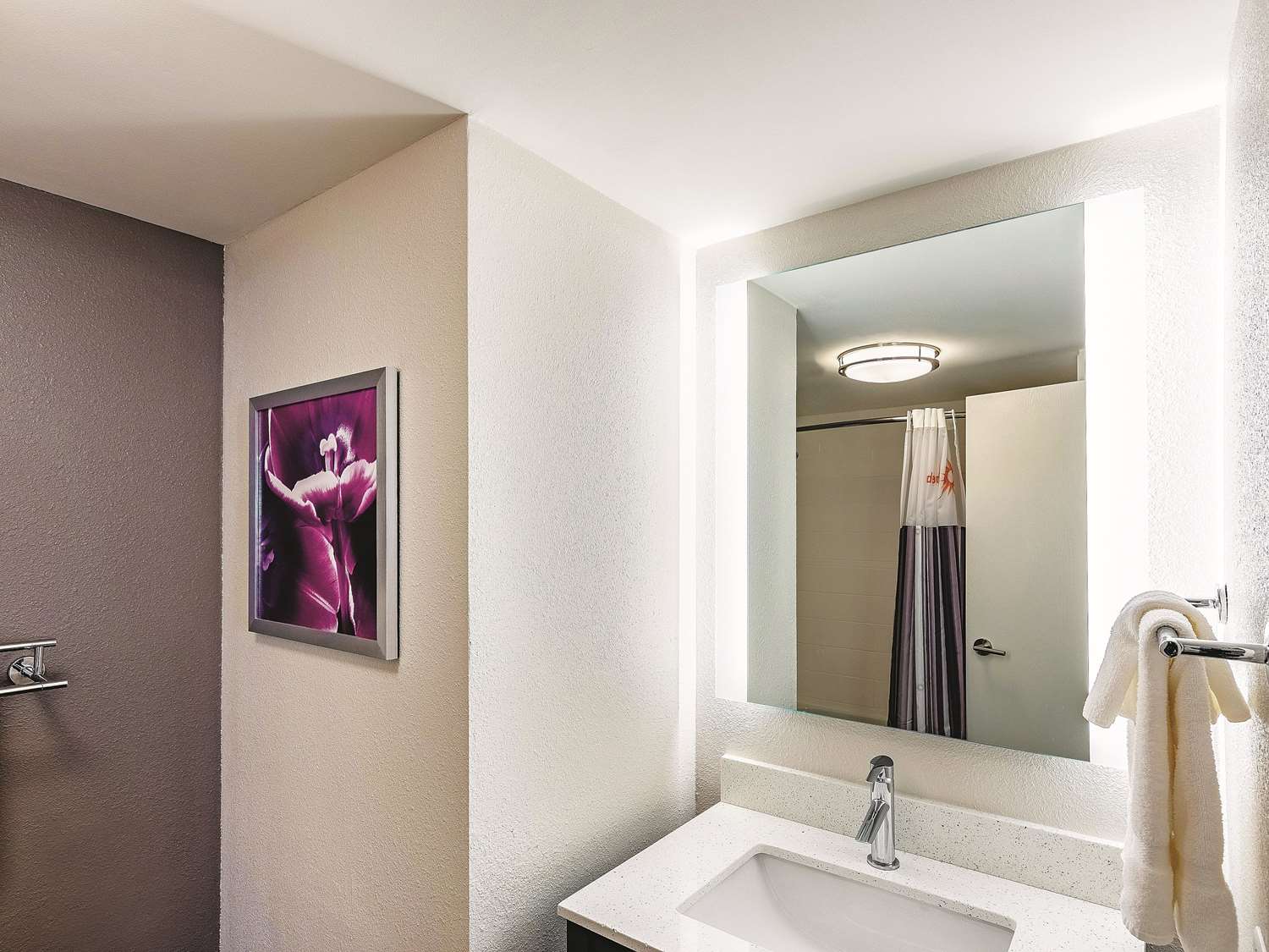 La Quinta Inn And Suites By Wyndham Salem Nh 42/42